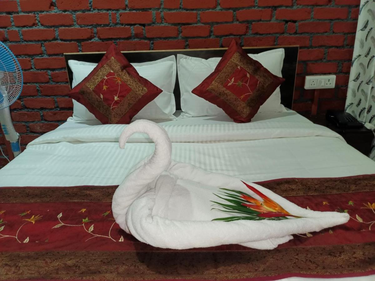 Tamboo Resort Vajreshwari Thane Bagian luar foto
